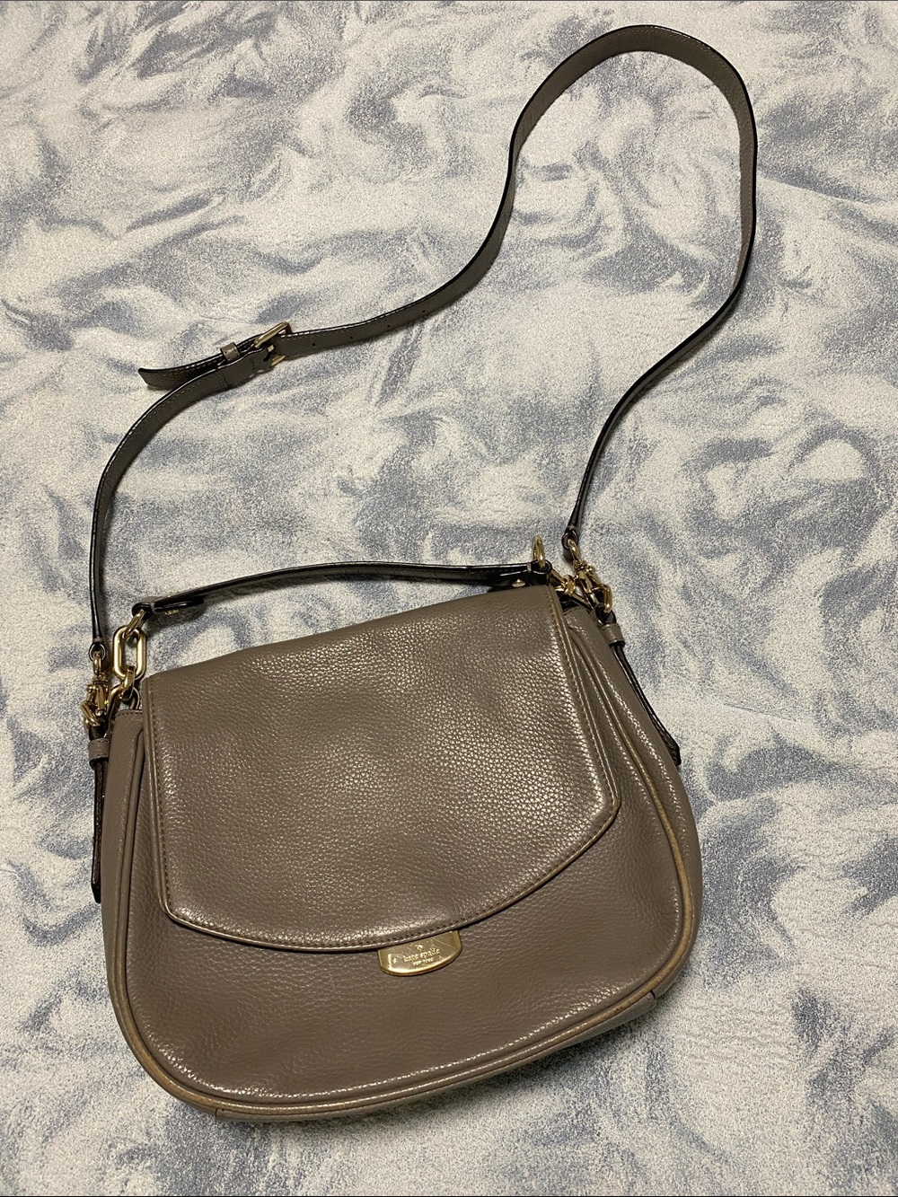 kate spade gray pebble leather crossbody with gold hardware - Picture 1 of 8